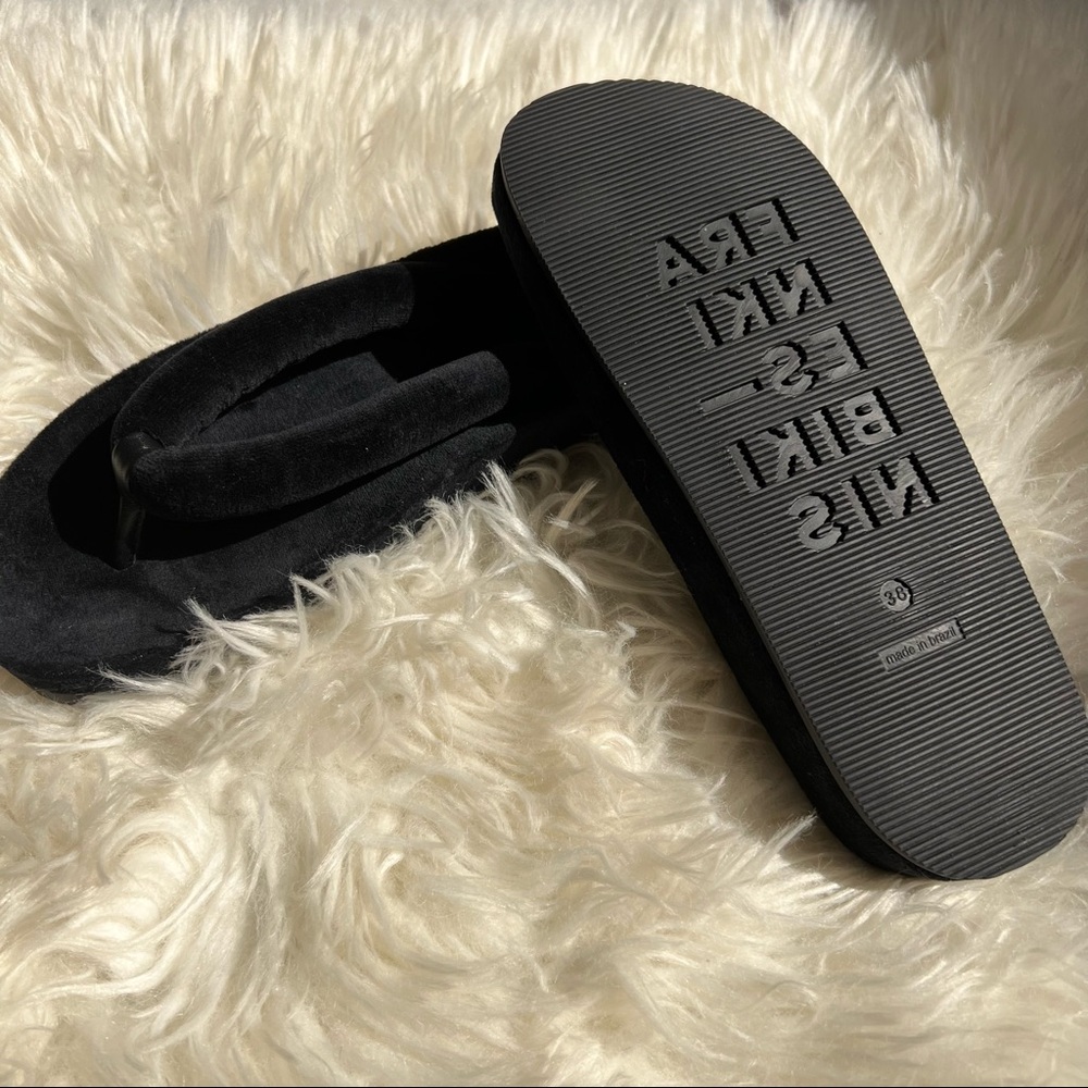 Frankies Bikinis Black Puffer Padded Flip Flop